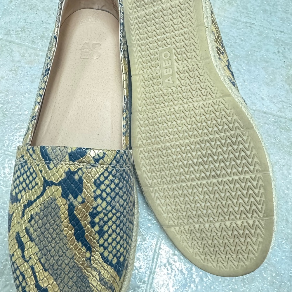Abeo Gold and Navy Snake-Print Slip-On Flats NWOT